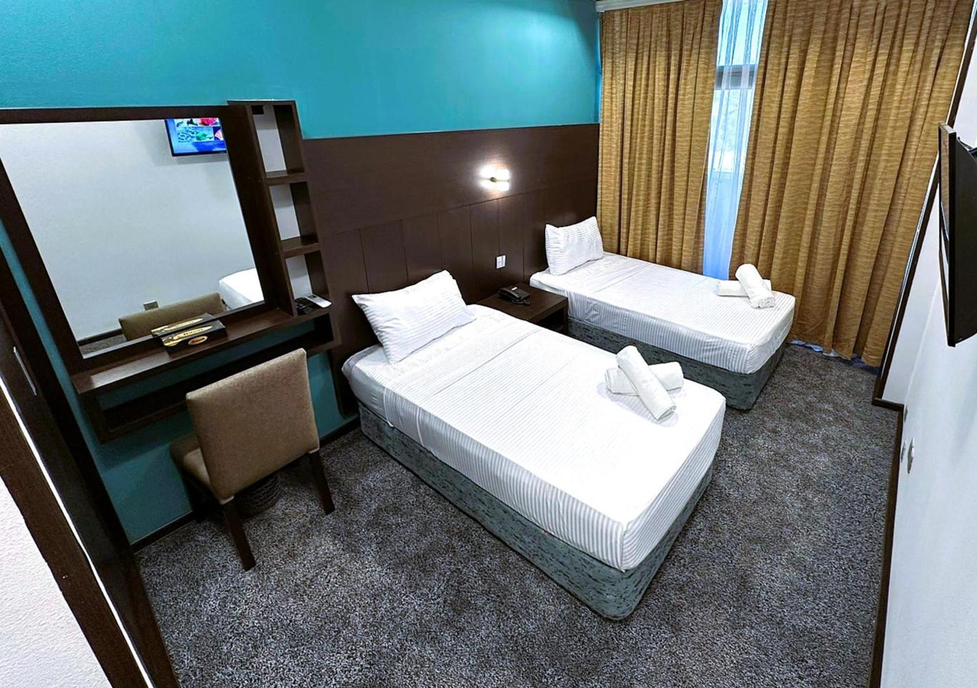 Masazir Crossway Hotel מראה חיצוני תמונה