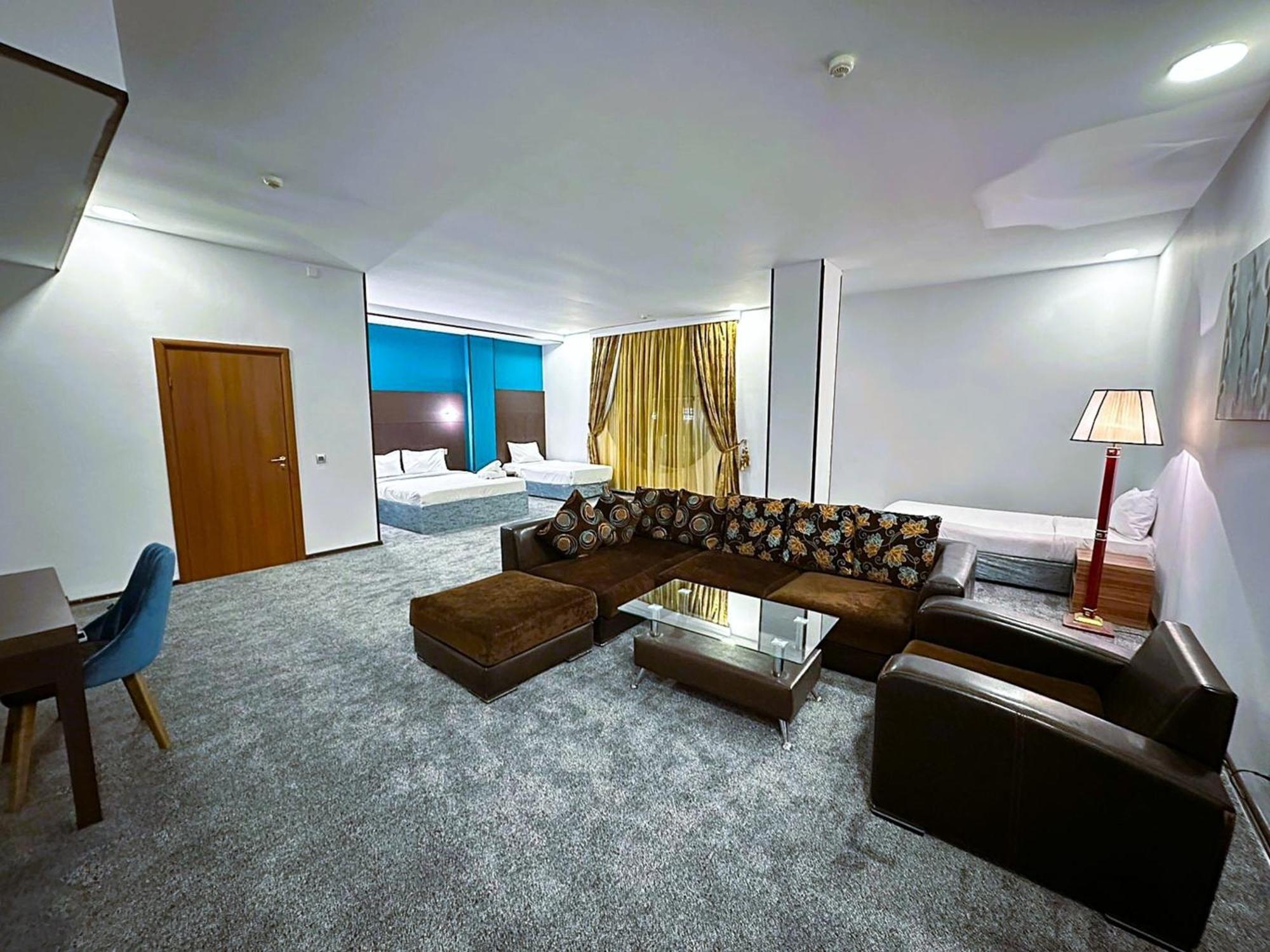 Masazir Crossway Hotel מראה חיצוני תמונה